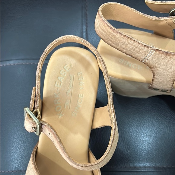 Kork-Ease Tan Platform Sandals - Picture 2 of 4
